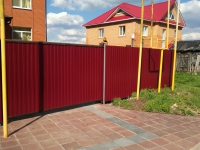 Забор с откатными воротами